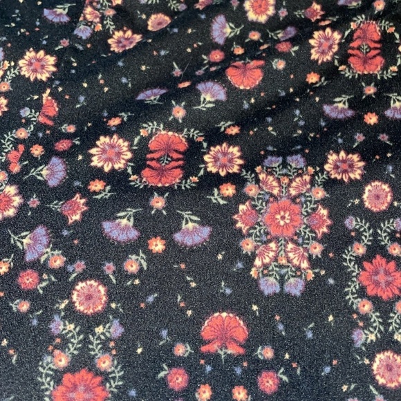 SO women’s large 12 14 leggings pants flare Black Floral print pull on high rise - Picture 4 of 7